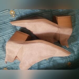 👣 Vintage Universal Thread Wenda Cut-Out Perforated Booties – Taupe – Size 8.5